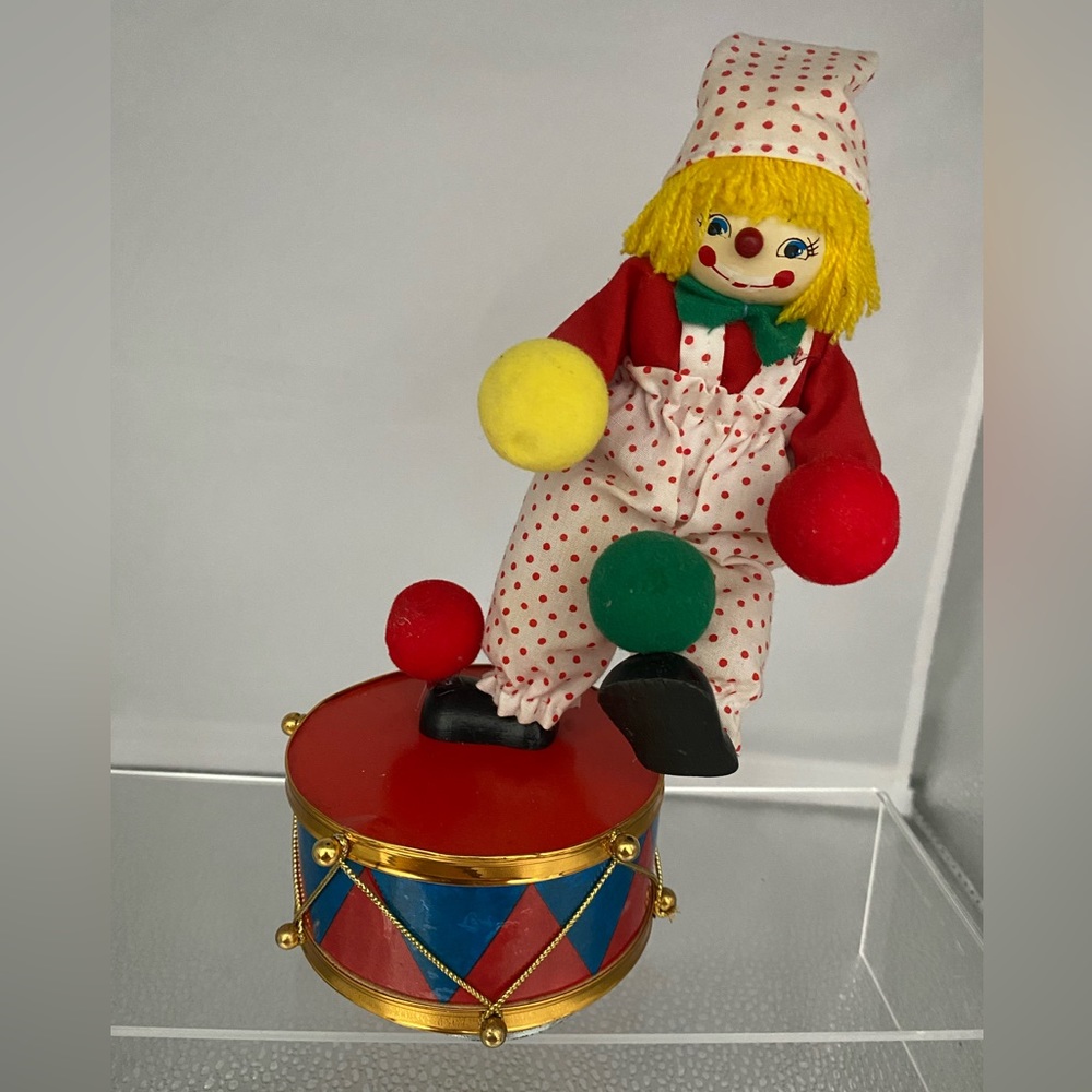 Musical Spinning Clown